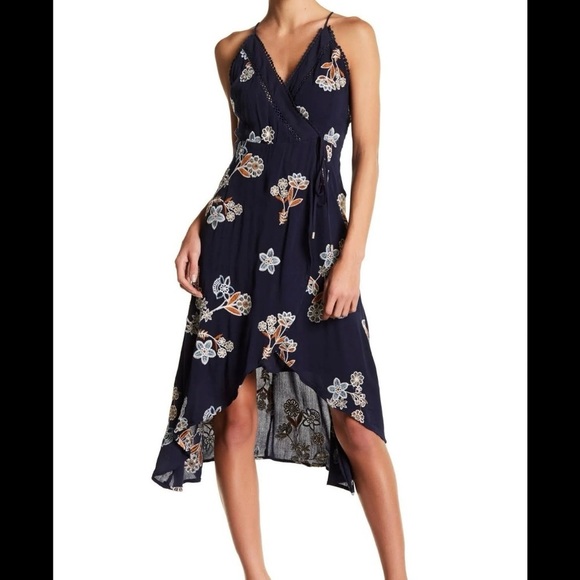 J.O.A. Women’s Hi-Lo Midi Navy Crinkled Floral Embroidered Wrap Dress, Size Lg - Picture 2 of 16